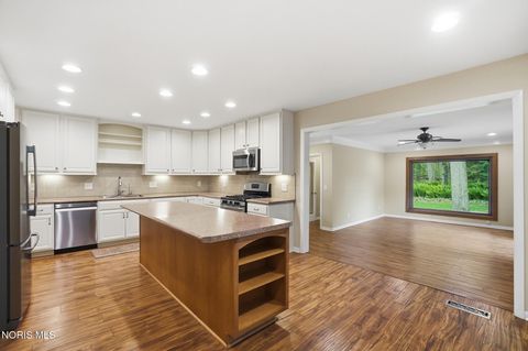 Tiny photo for 941 Melrose Street, Bowling Green, OH 43402 (MLS # 10007795)