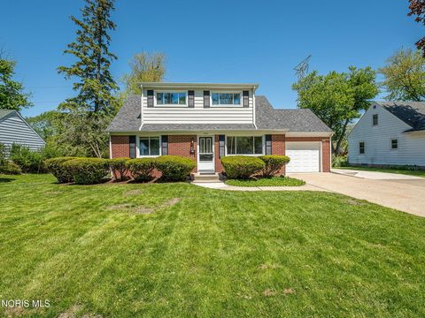 Photo of 6542 Country Place, Sylvania, OH 43560 (MLS # 10007279)