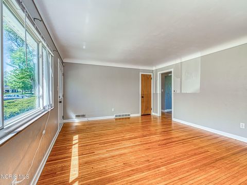 Tiny photo for 6542 Country Place, Sylvania, OH 43560 (MLS # 10007279)