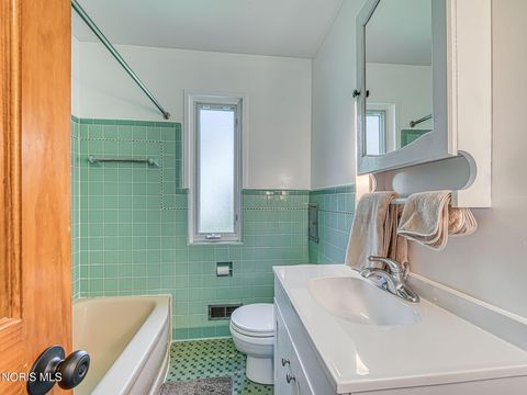 Tiny photo for 6542 Country Place, Sylvania, OH 43560 (MLS # 10007279)