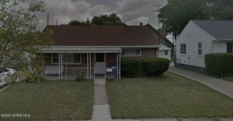Photo of 1813 Milroy Street, Toledo, OH 43605 (MLS # 10000597) Photo of 1813 Milroy Street, Toledo, OH 43605 (MLS # 10000597)
