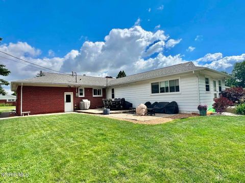Tiny photo for 943 Breezewood Court, Findlay, OH 45840 (MLS # 10010591)