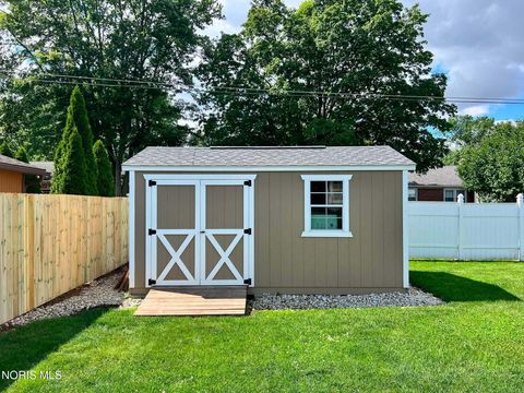 Tiny photo for 943 Breezewood Court, Findlay, OH 45840 (MLS # 10010591)