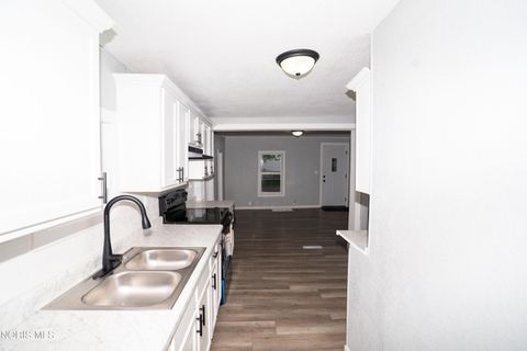 Tiny photo for 919 Holgate Avenue, Defiance, OH 43512 (MLS # 10007001)