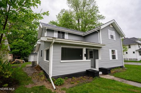 Photo of 919 Holgate Avenue, Defiance, OH 43512 (MLS # 10007001)