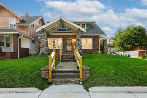 Photo of 2053 Calumet Avenue, Toledo, OH 43607 (MLS # 10014649)