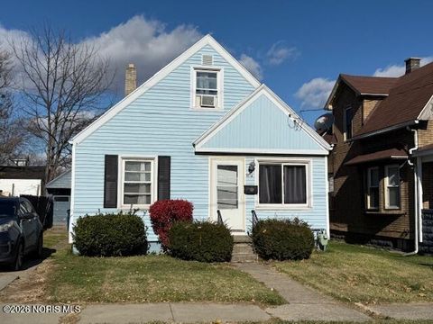 Photo of 1718 Giant Street, Toledo, OH 43613 (MLS # 10003602)