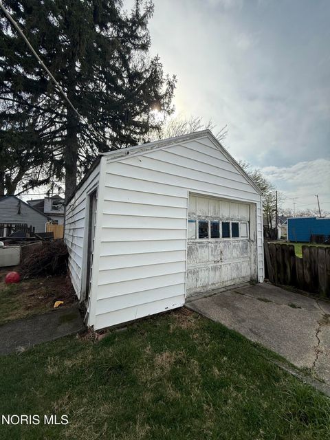 Tiny photo for 561 Yondota Street, Toledo, OH 43605 (MLS # 10005961)