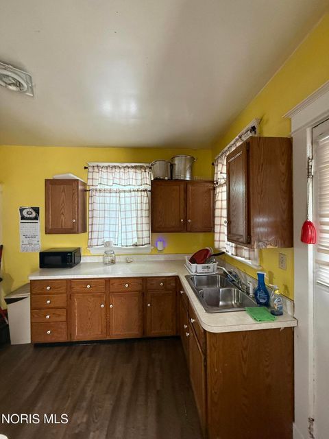 Tiny photo for 561 Yondota Street, Toledo, OH 43605 (MLS # 10005961)