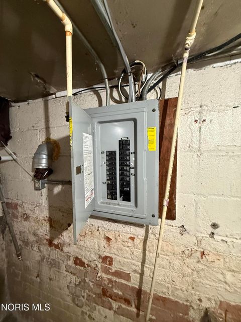 Tiny photo for 561 Yondota Street, Toledo, OH 43605 (MLS # 10005961)