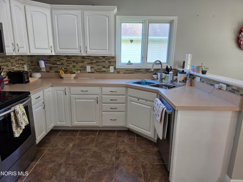 Tiny photo for 680 Colt Drive, Findlay, OH 45840 (MLS # 10009711)