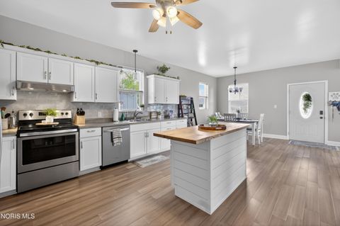 Tiny photo for 1624 Payne Avenue, Findlay, OH 45840 (MLS # 10006957)