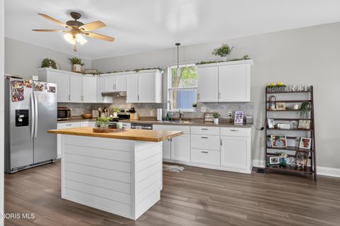 Tiny photo for 1624 Payne Avenue, Findlay, OH 45840 (MLS # 10006957)