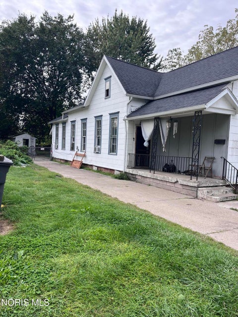 Photo of 883 Colburn Street, Toledo, OH 43609 (MLS # 10014110)
