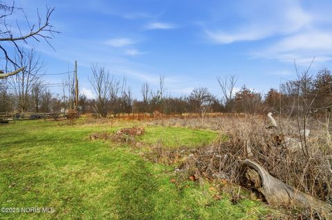 Tiny photo for 28536 Mccarty Drive, Perrysburg, OH 43551 (MLS # 10002455)