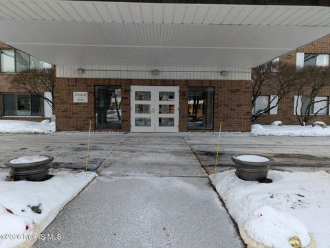 Photo of 4343 W Bancroft Street #Apt 2k, Ottawa Hills, OH 43615 (MLS # 10003875)