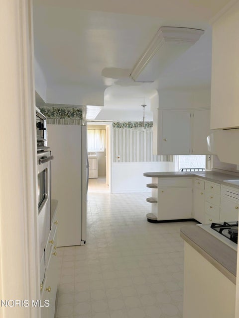 Tiny photo for 1402 Juliet Drive, Toledo, OH 43614 (MLS # 10011148)