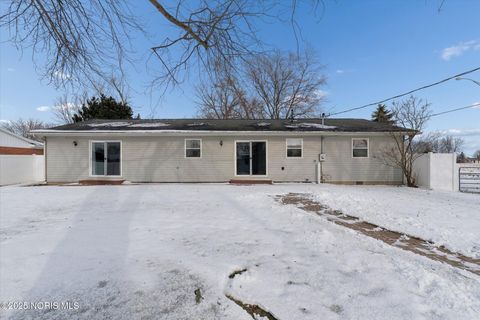 Tiny photo for 840 Pine Street, Wauseon, OH 43567 (MLS # 10001960)