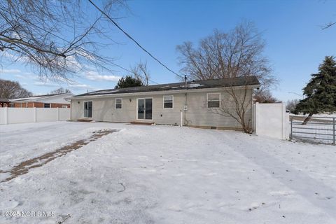 Tiny photo for 840 Pine Street, Wauseon, OH 43567 (MLS # 10001960)