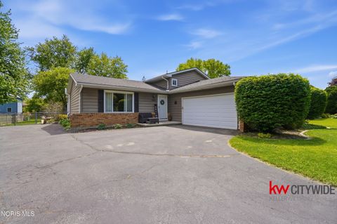 Photo of 1740 Cass Road, Maumee, OH 43537 (MLS # 10007543)