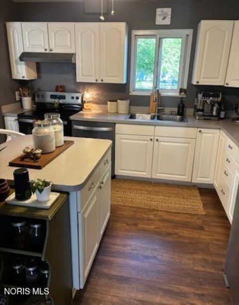 Tiny photo for 1740 Cass Road, Maumee, OH 43537 (MLS # 10007543)
