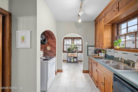 Tiny photo for 2513 Portsmouth Avenue, Toledo, OH 43613 (MLS # 10002083)