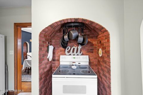 Tiny photo for 2513 Portsmouth Avenue, Toledo, OH 43613 (MLS # 10002083)