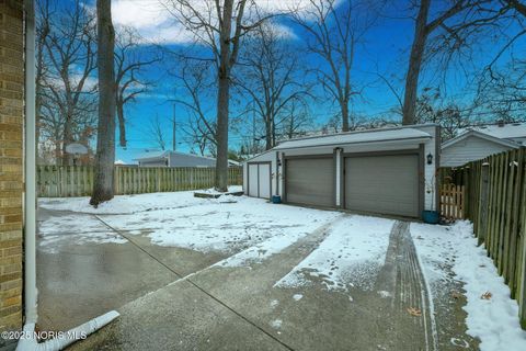 Tiny photo for 2513 Portsmouth Avenue, Toledo, OH 43613 (MLS # 10002083)