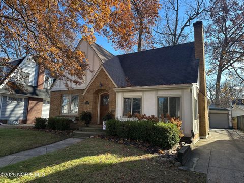 Tiny photo for 2513 Portsmouth Avenue, Toledo, OH 43613 (MLS # 10002083)