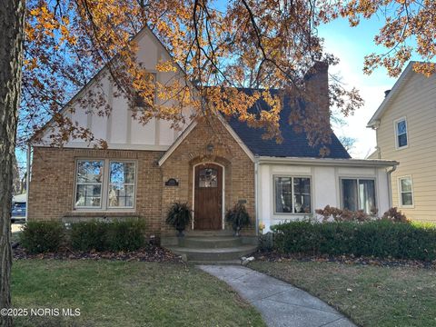 Tiny photo for 2513 Portsmouth Avenue, Toledo, OH 43613 (MLS # 10002083)