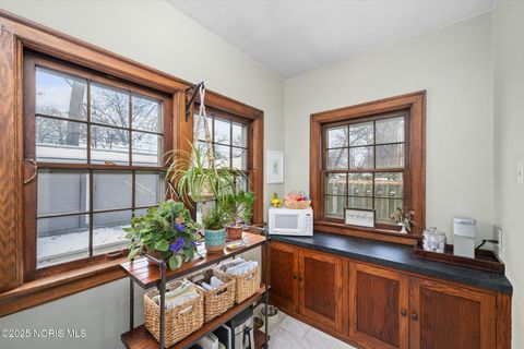 Tiny photo for 2513 Portsmouth Avenue, Toledo, OH 43613 (MLS # 10002083)