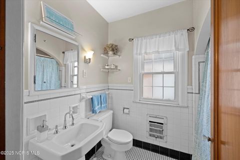 Tiny photo for 2513 Portsmouth Avenue, Toledo, OH 43613 (MLS # 10002083)