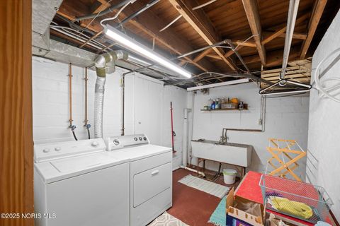 Tiny photo for 2513 Portsmouth Avenue, Toledo, OH 43613 (MLS # 10002083)