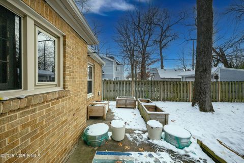 Tiny photo for 2513 Portsmouth Avenue, Toledo, OH 43613 (MLS # 10002083)