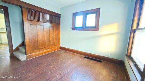 Tiny photo for 1038 Pinewood Avenue, Toledo, OH 43607 (MLS # 10003305)