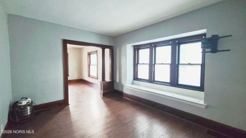 Tiny photo for 1038 Pinewood Avenue, Toledo, OH 43607 (MLS # 10003305)