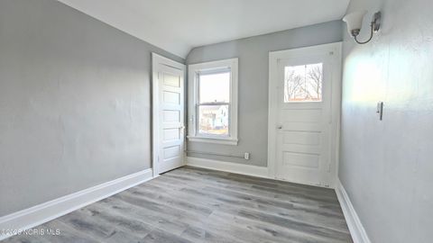 Tiny photo for 1038 Pinewood Avenue, Toledo, OH 43607 (MLS # 10003305)