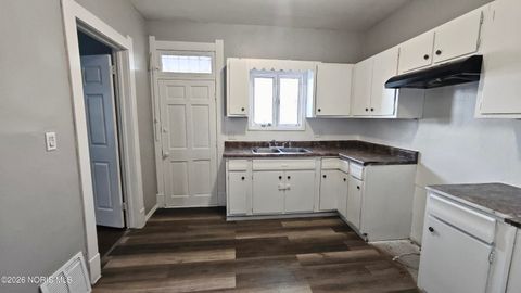 Tiny photo for 1038 Pinewood Avenue, Toledo, OH 43607 (MLS # 10003305)