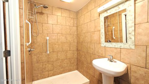 Tiny photo for 1038 Pinewood Avenue, Toledo, OH 43607 (MLS # 10003305)