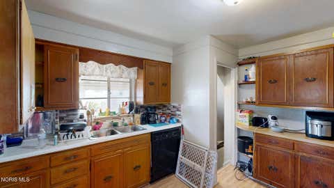 Tiny photo for 1421 N Ravine Parkway, Toledo, OH 43605 (MLS # 10009311)
