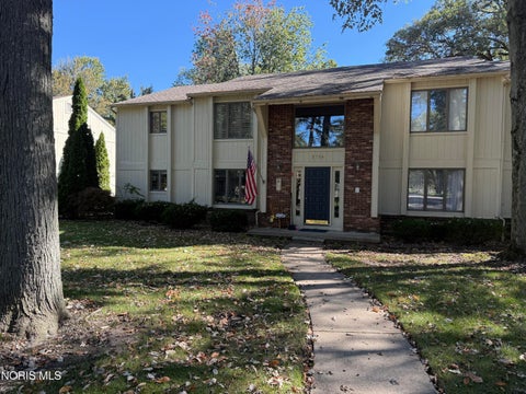 Tiny photo for 2704 Westcastle Drive #Unit 1, Toledo, OH 43615 (MLS # 10014327)