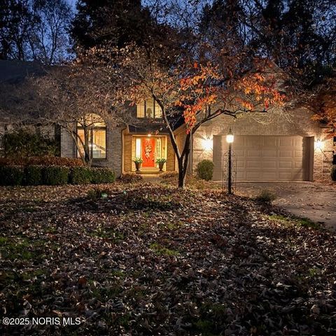 Photo of 38 Walnut Creek Drive, Holland, OH 43528 (MLS # 10001692)