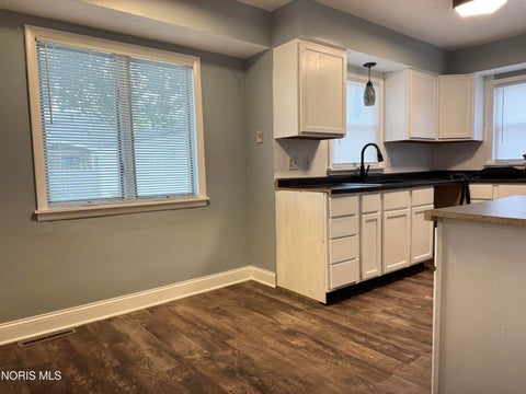 Tiny photo for 233 Midvale Avenue, Toledo, OH 43605 (MLS # 10014748)