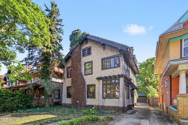 2720 SCOTTWOOD AVE, TOLEDO, OH 43610 - Image b271fd2c7e7dbfcaa766b88896e49dc2/461042476