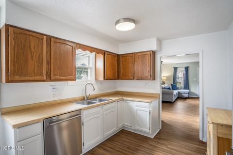 Tiny photo for 4928 Arbor Way, Sylvania, OH 43560 (MLS # 10010671)