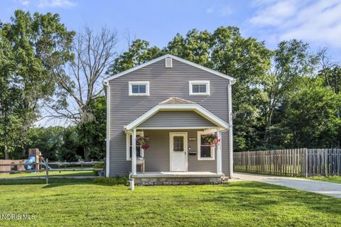 Photo of 4928 Arbor Way, Sylvania, OH 43560 (MLS # 10010671)