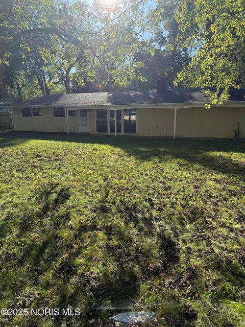 Photo of 3333 E Lincolnshire Boulevard, Toledo, OH 43606 (MLS # 10000171)