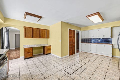 Tiny photo for 324 W Mcpherson Avenue, Findlay, OH 45840 (MLS # 10003809)