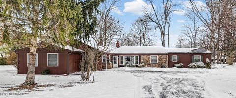 Photo of 324 W Mcpherson Avenue, Findlay, OH 45840 (MLS # 10003809)