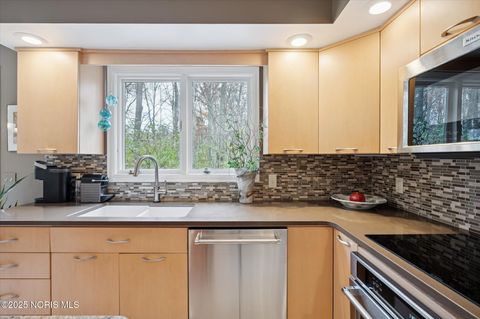 Tiny photo for 25772 Brittany Road, Perrysburg, OH 43551 (MLS # 10002112)